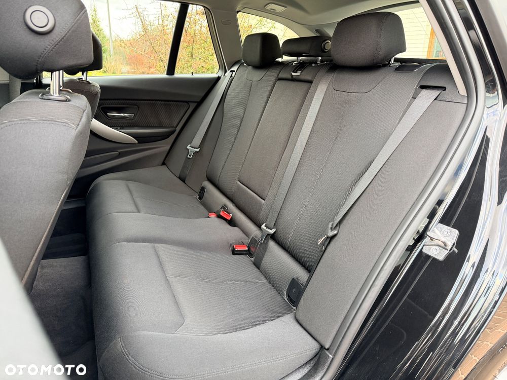 BMW Seria 3 320d DPF - 23
