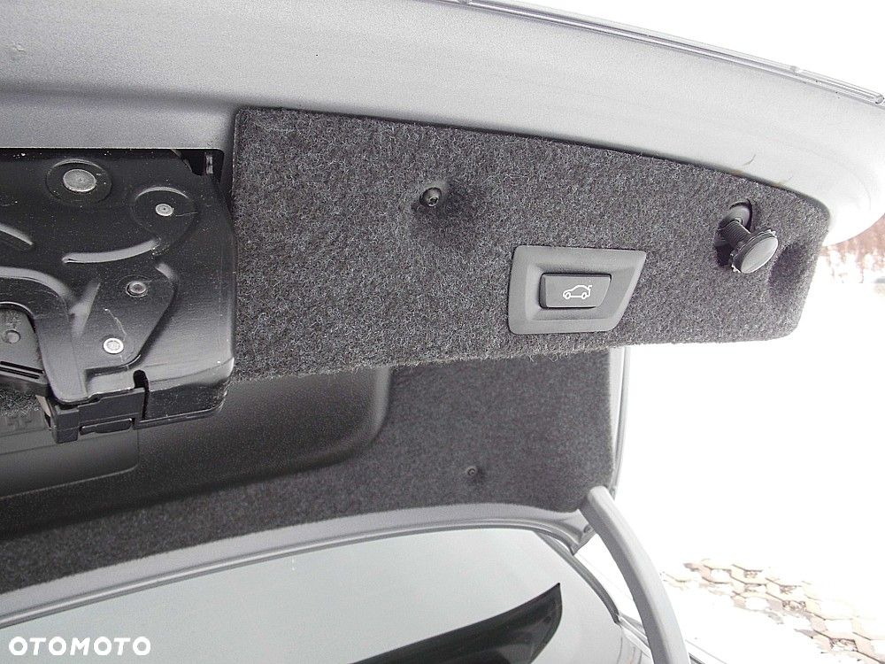 BMW Seria 5 535d xDrive Sport-Aut - 27