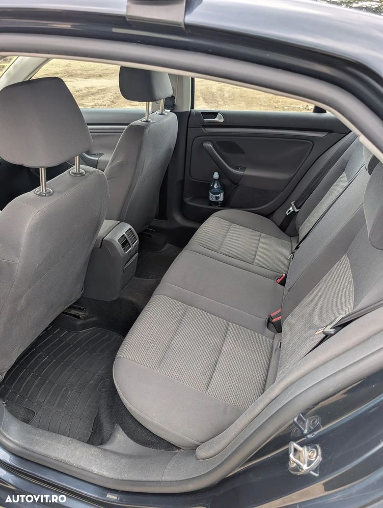 Volkswagen Jetta 1.9 TDI Comfortline - 12