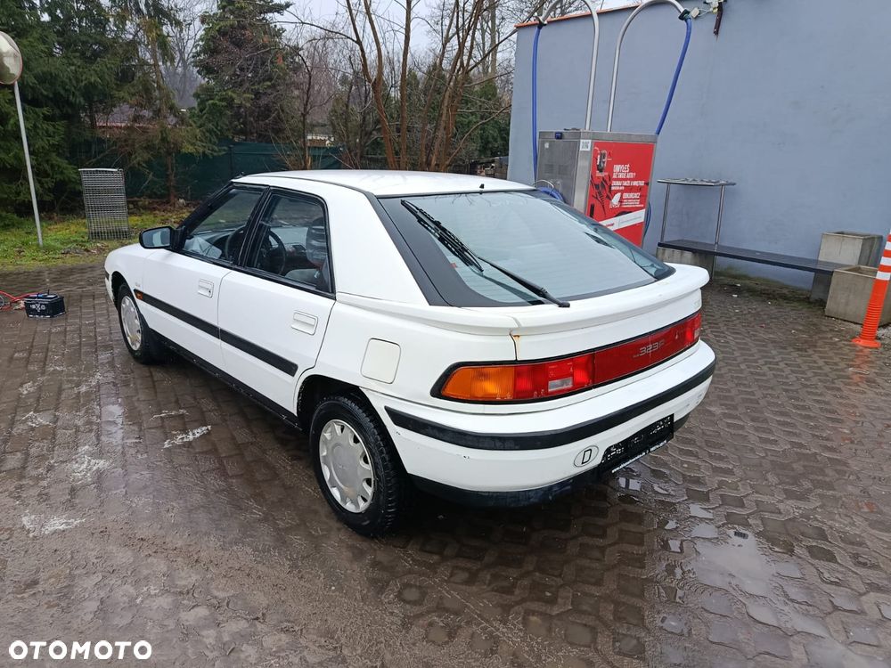 Mazda 323F - 9