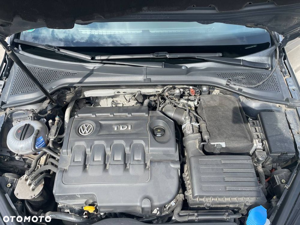 Volkswagen Golf 1.6 TDI BlueMotion Technology Lounge - 9