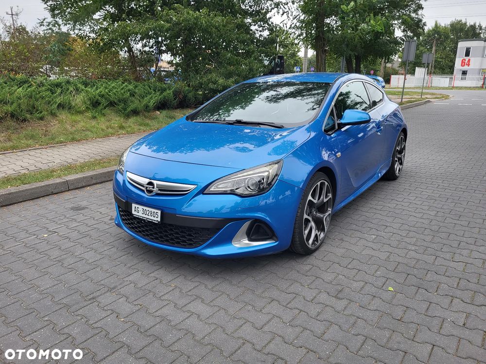 Opel Astra IV GTC OPC