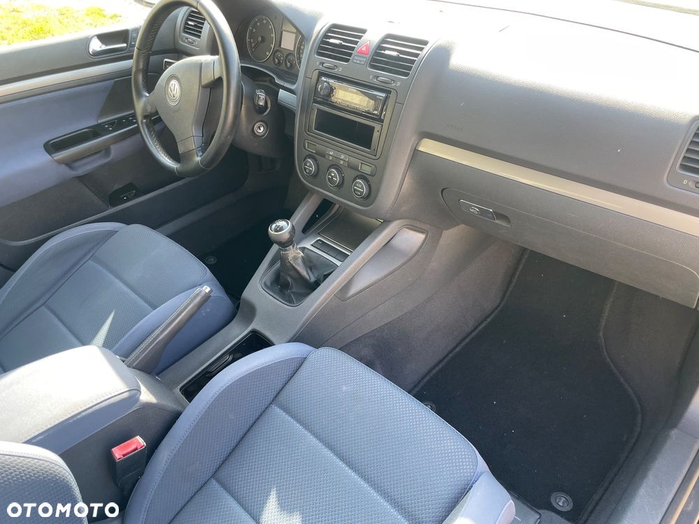 Volkswagen Golf 2.0 FSI Individual - 17