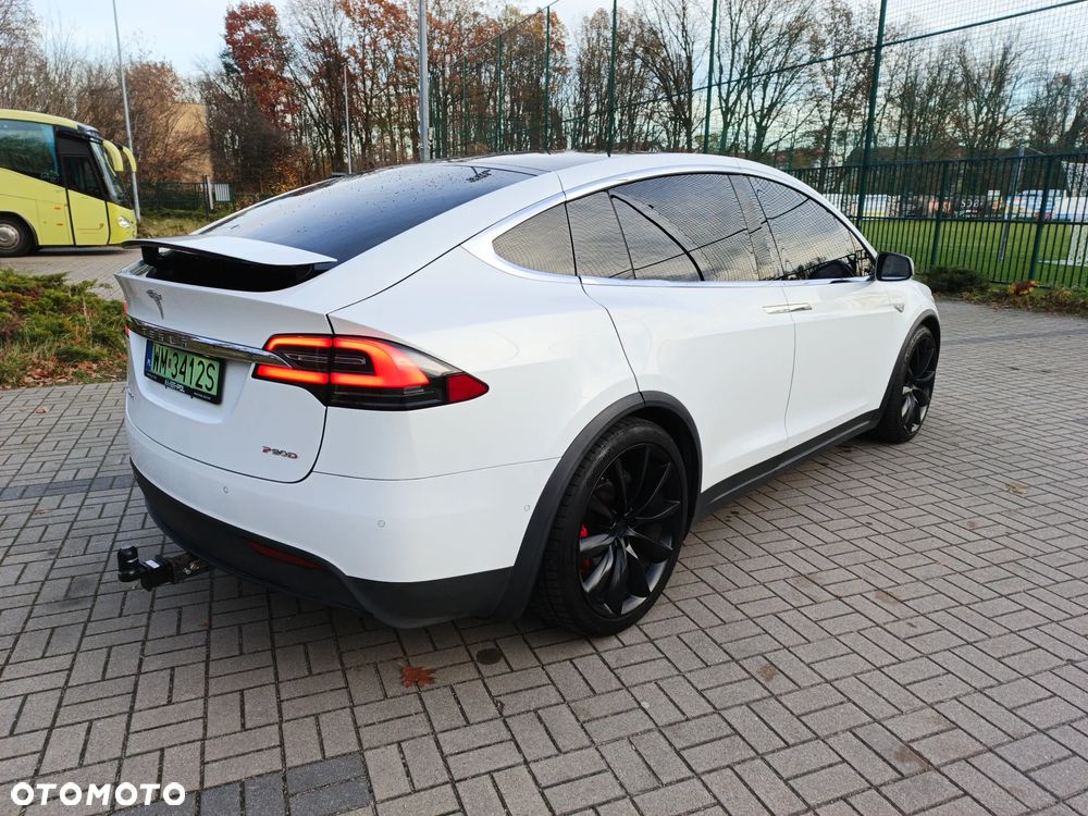 Tesla Model X - 6