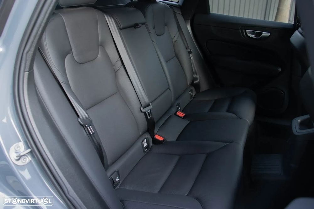 Volvo XC 60 2.0 T6 PHEV Inscription AWD - 37