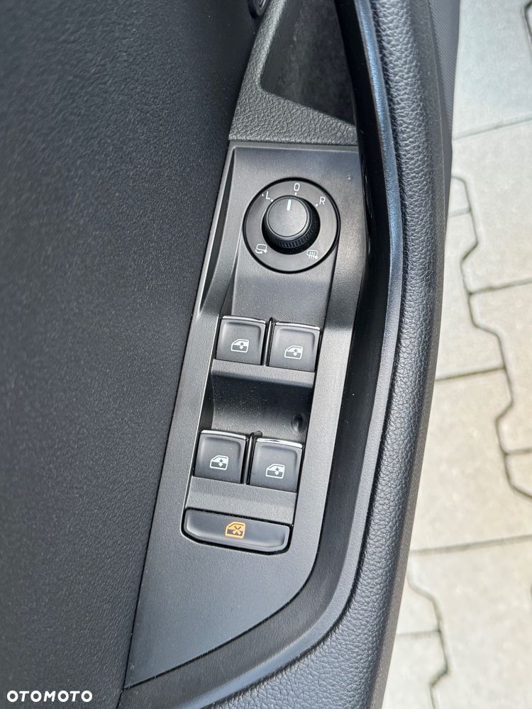 Skoda Superb 2.0 TDI Sportline DSG - 24