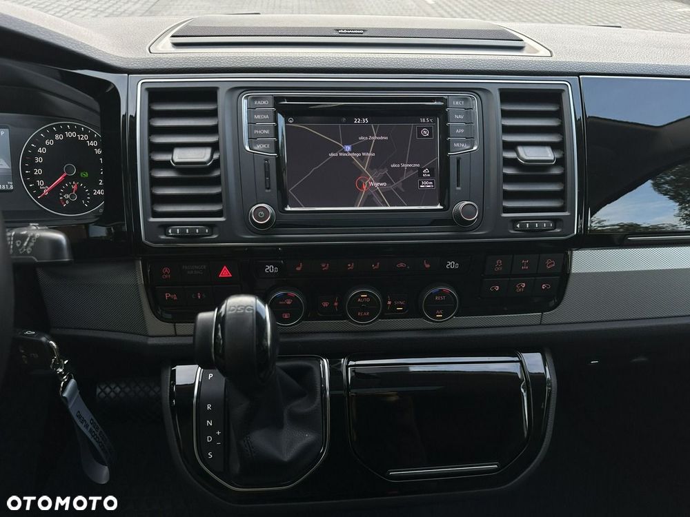 Volkswagen Multivan - 31