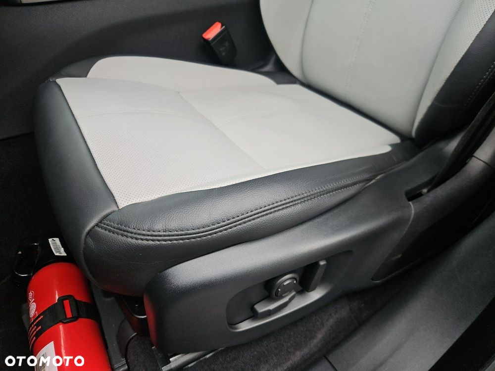 Land Rover Range Rover Velar 2.0 P250 HSE - 22