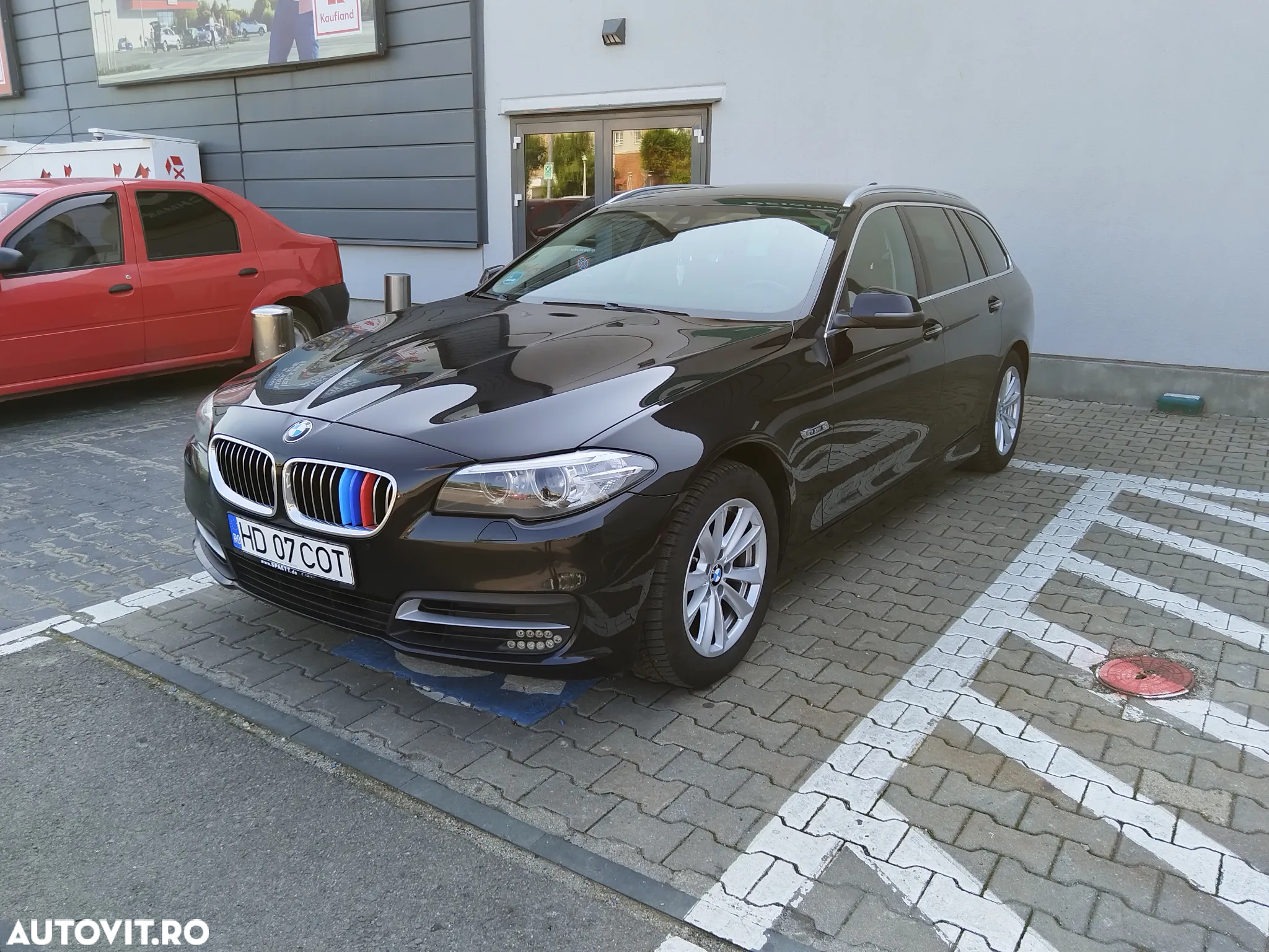 BMW Seria 5 520d Touring - 8