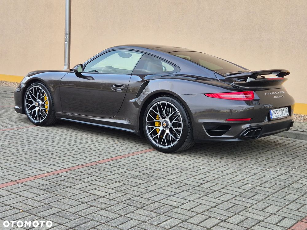 Porsche 911 Turbo S - 4