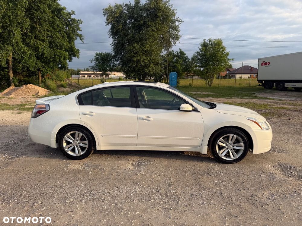 Nissan Altima 3.5 V6 - 6