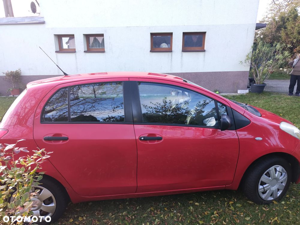 Toyota Yaris 1.0 Luna A/C - 3