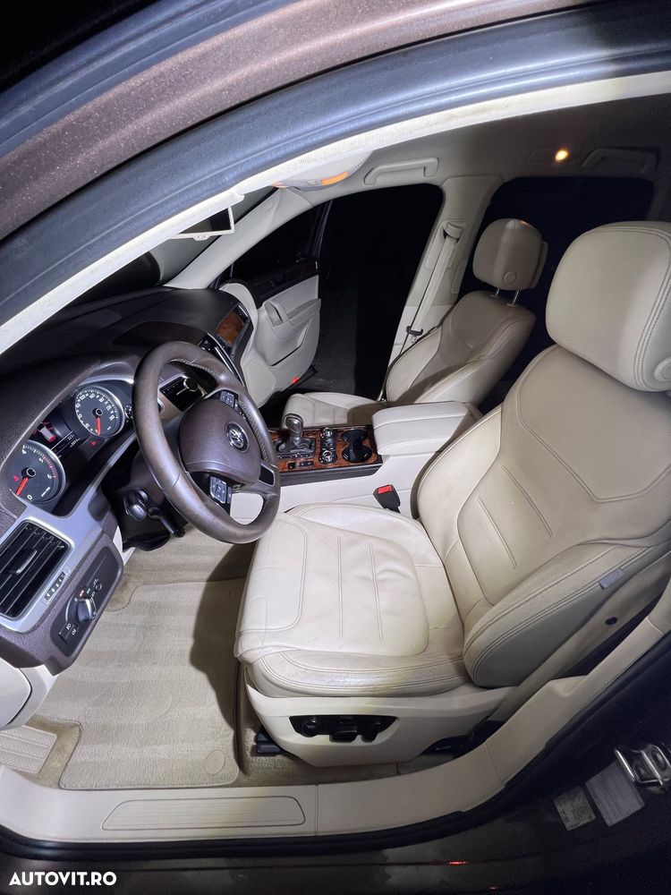 Volkswagen Touareg - 12