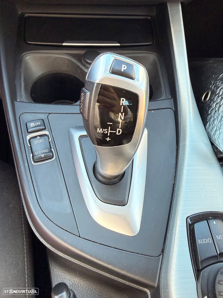 BMW 118 dA Line Sport - 12