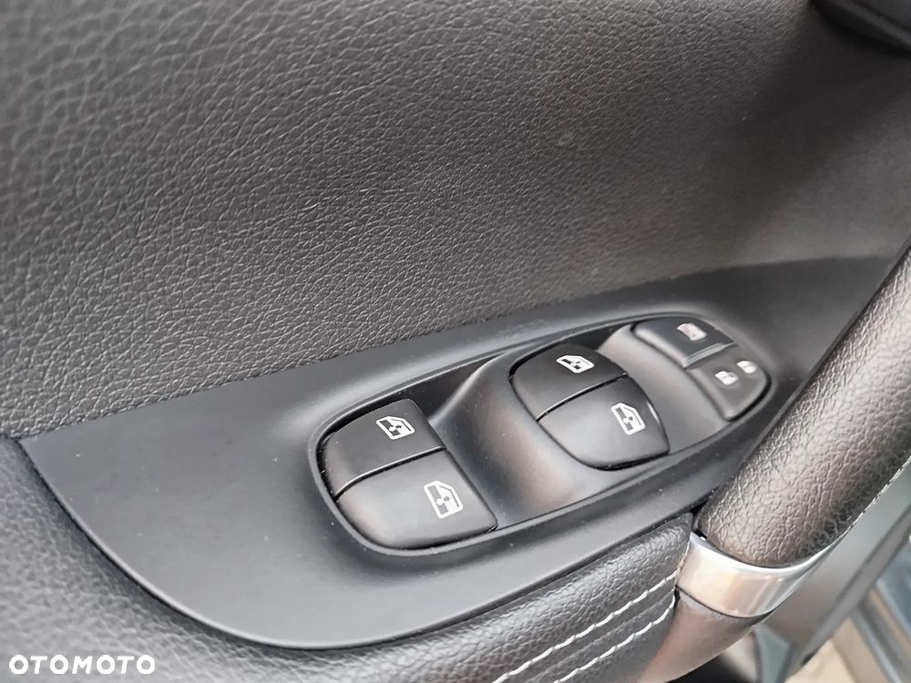 Nissan Qashqai 1.6 DCi Xtronic TEKNA - 16
