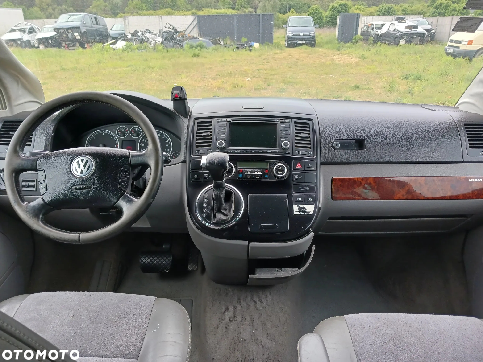 Volkswagen Multivan - 9