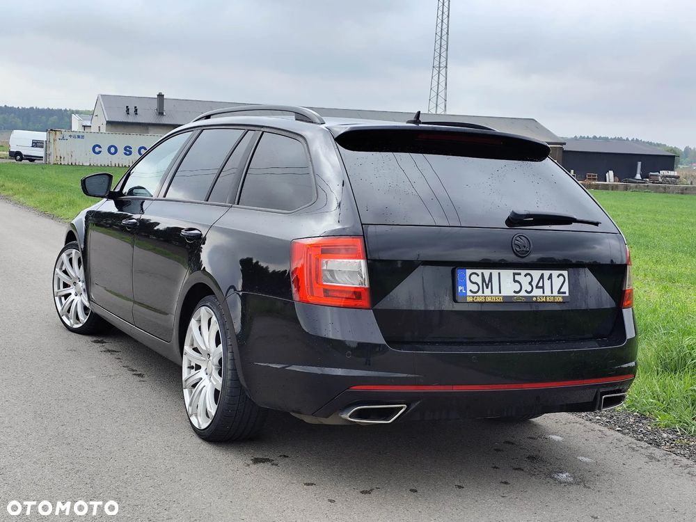 Skoda Octavia 2.0 TDI DSG RS - 25