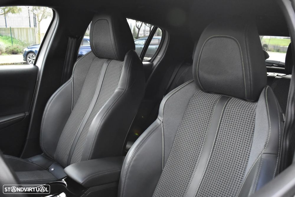 Peugeot e-208 GT - 23