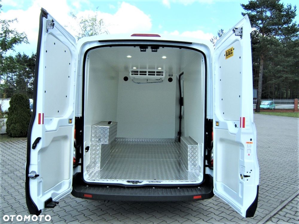 Przebudowa izotermiczna/chłodnicza busa - 16