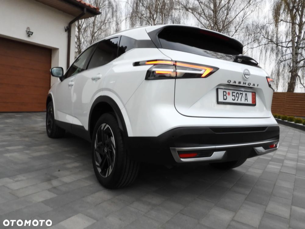 Nissan Qashqai 1.3 DIG-T N-Connecta DCT - 23