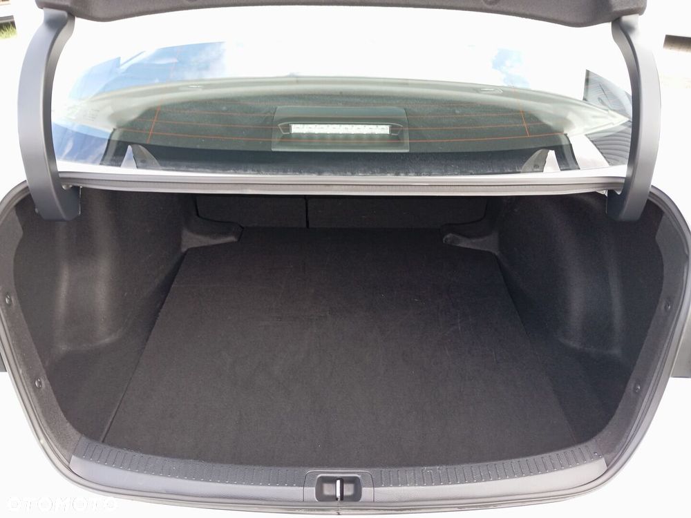 Toyota Corolla 1.8 Hybrid Comfort - 22