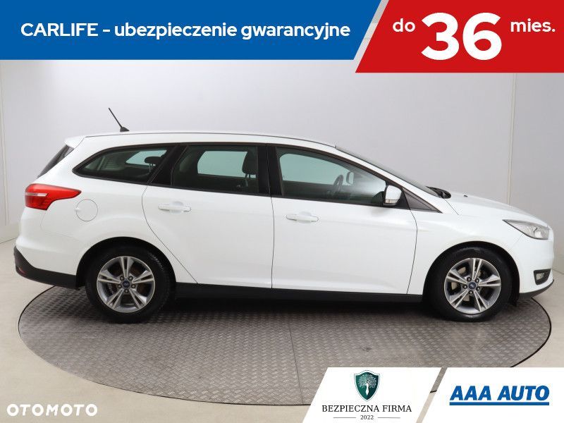 Ford Focus SW - 8