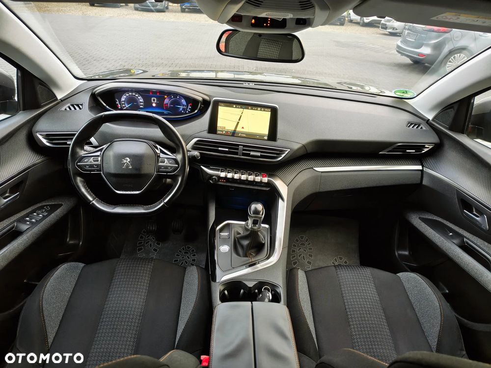 Peugeot 5008 BlueHDi 120 Allure - 24