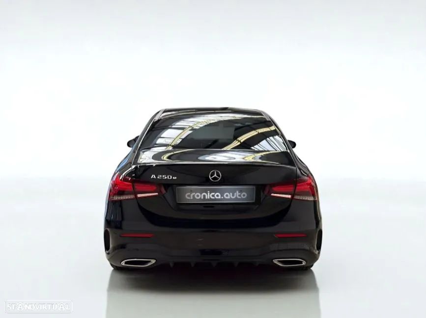 Mercedes-Benz A 250 Limousine e AMG Line - 10