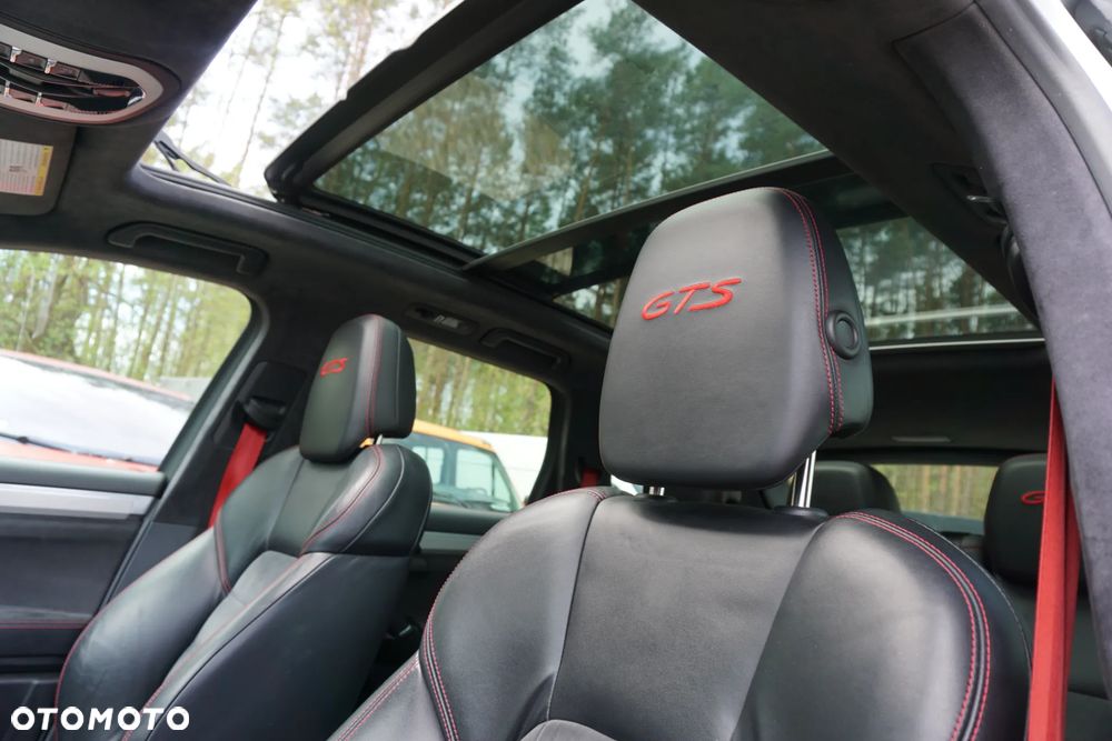 Porsche Cayenne GTS - 11