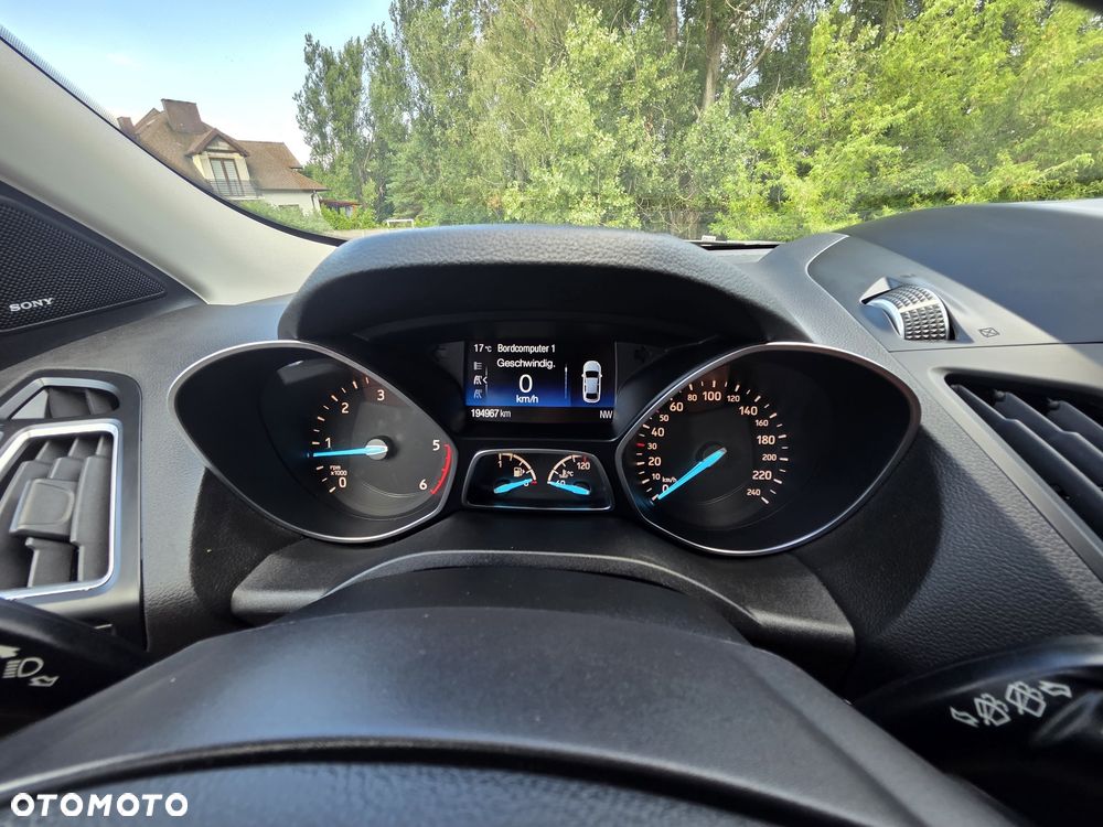 Ford Kuga 2.0 TDCi 2x4 Titanium - 12