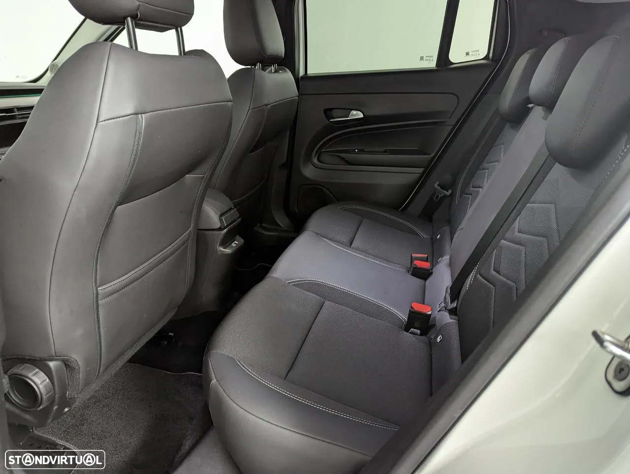 Jeep Avenger 1.2 GSE T3 Altitude - 21