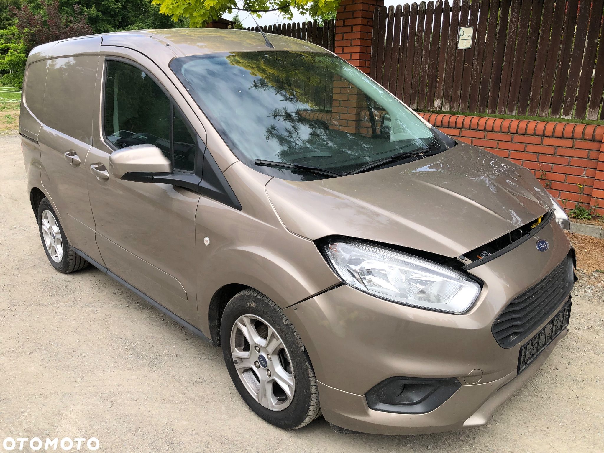 Ford Transit Courier - 1