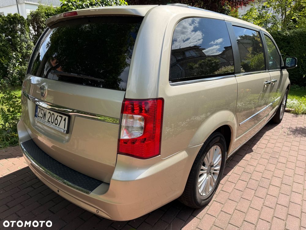 Lancia Voyager 2.8CRD Platinum - 10