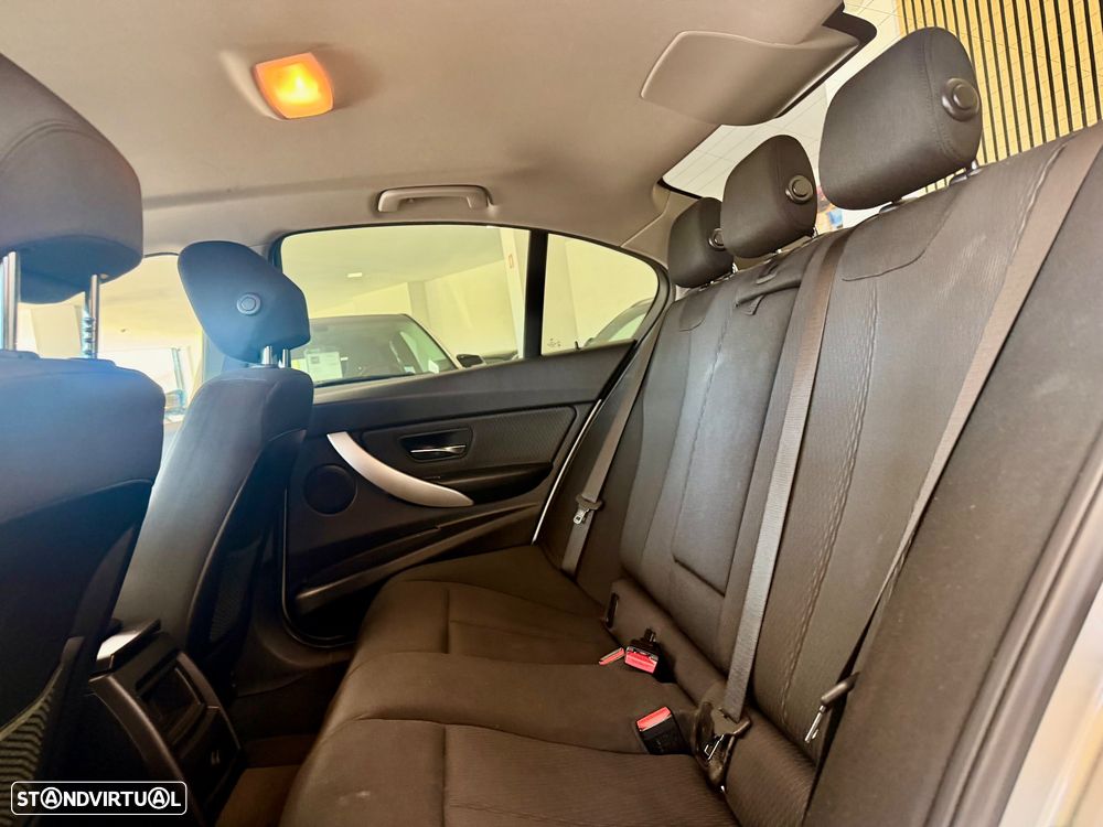 BMW 318 d Advantage Auto - 11