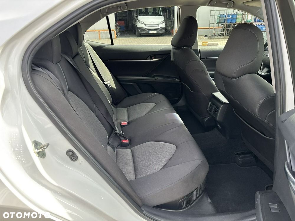 Toyota Camry 2.5 Hybrid Comfort CVT - 17