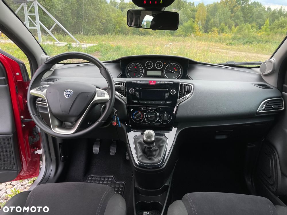 Lancia Ypsilon - 14