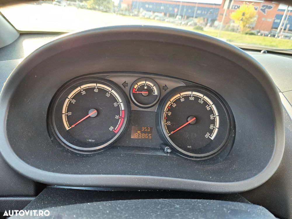 Opel Corsa 1.2 Essentia - 8
