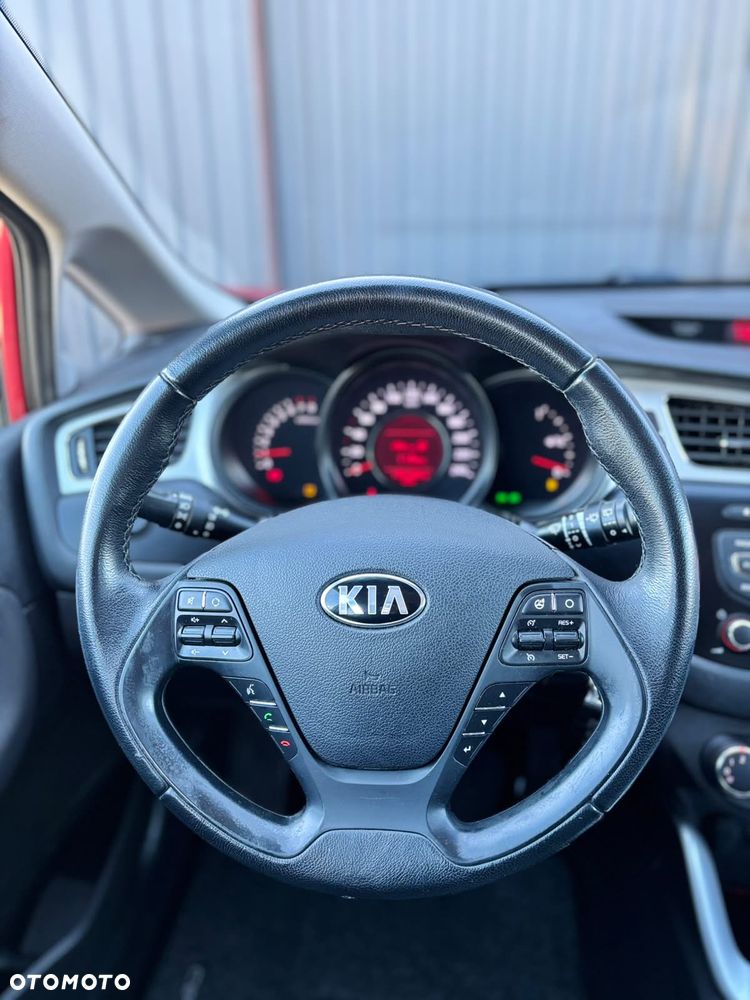Kia Ceed 1.4 CVVT Dream-Team Edition - 15