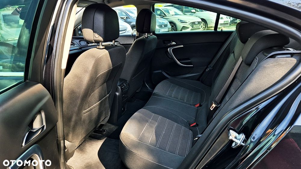 Opel Insignia 1.6 T Cosmo S&S EU6 - 32