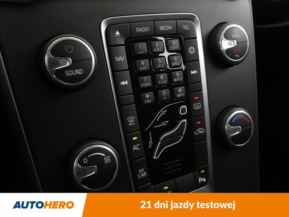 Volvo V40 Cross Country D2 Momentum - 23