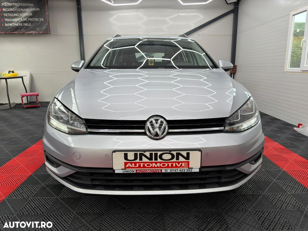 Volkswagen Golf 1.6 TDI SCR Comfortline - 10