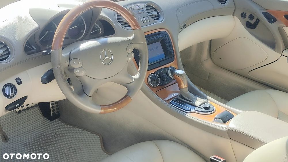 Mercedes-Benz SL - 12