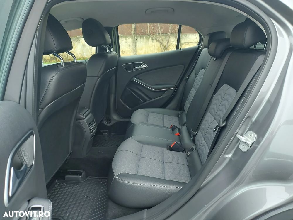 Mercedes-Benz GLA 200 d 4MATIC Aut. - 9