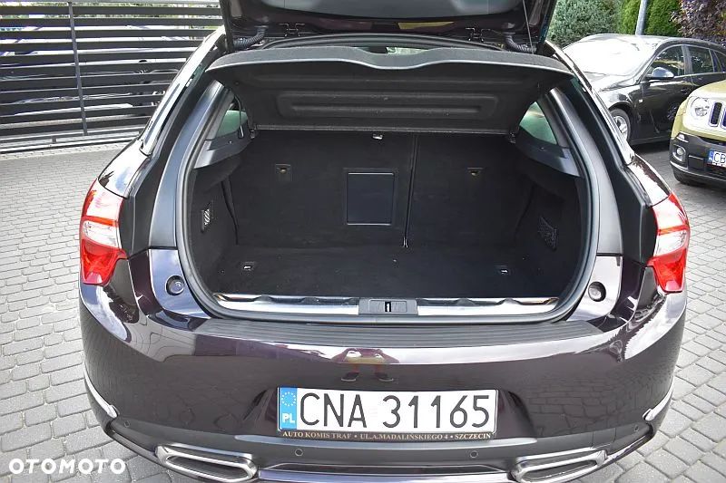 Citroën DS5 e-HDi 115 EGS6 SoChic - 24
