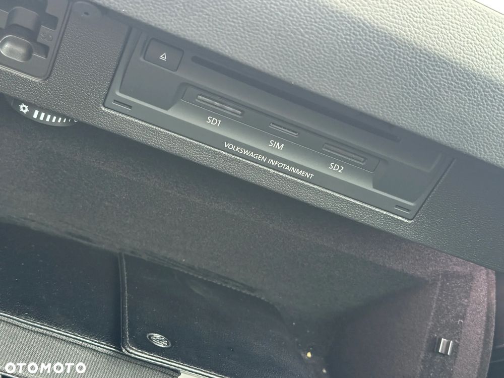 Volkswagen Passat - 33