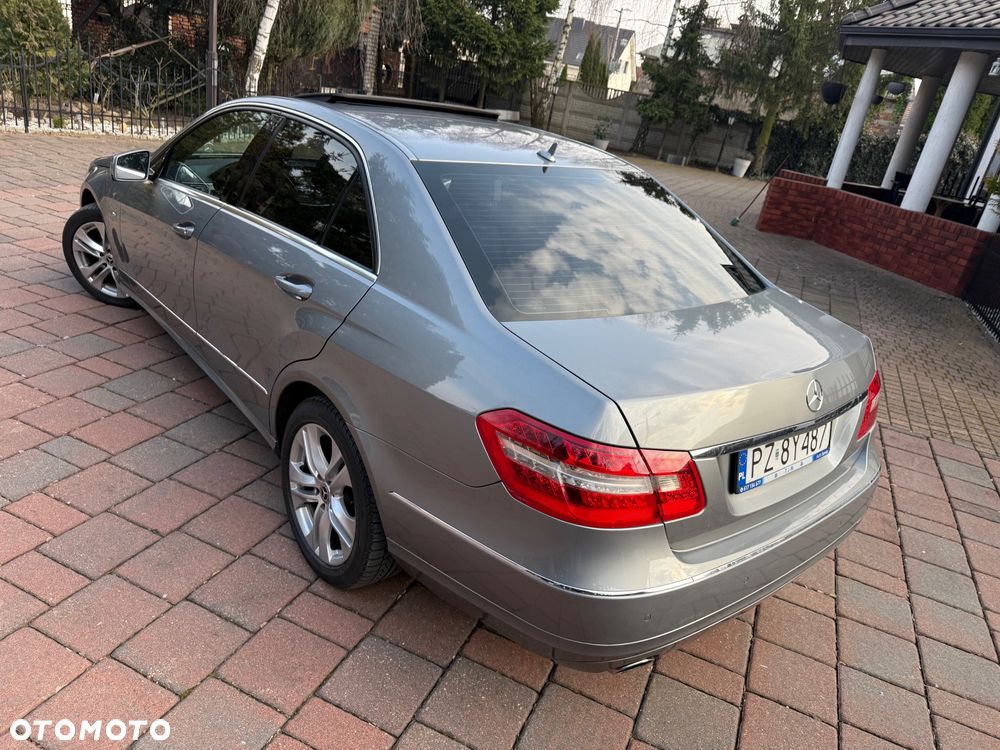 Mercedes-Benz Klasa E 200 CGI BlueEffICIENCY Avantgarde - 21