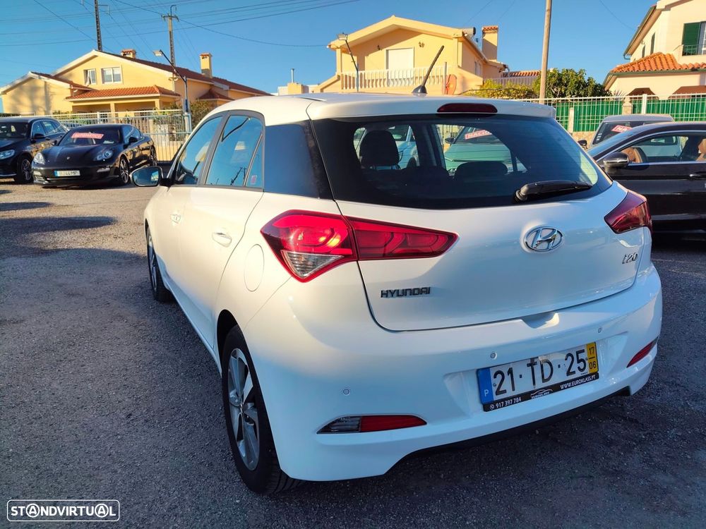 Hyundai i20 1.1 CRDi Comfort - 6