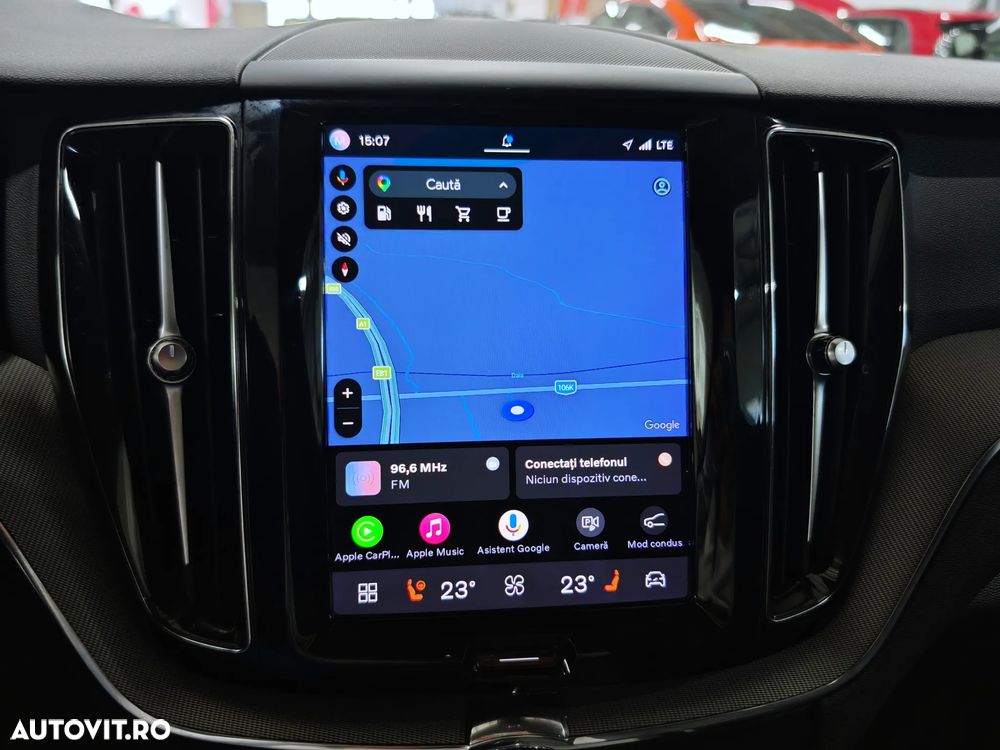 Volvo XC 60 B4 MHEV R-Design - 11