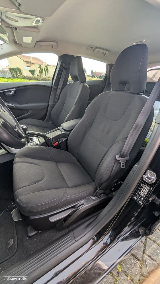 Volvo V40 2.0 D2 Momentum - 16