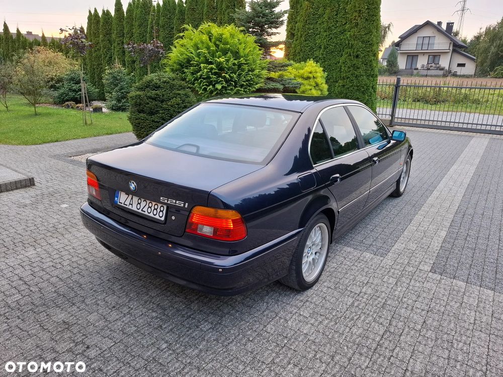 BMW Seria 5 525i - 12